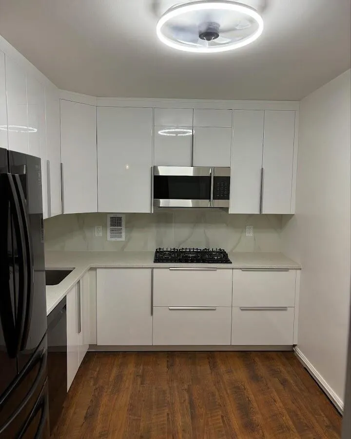 Renovated kitchen with quartz countertops in Town and Country